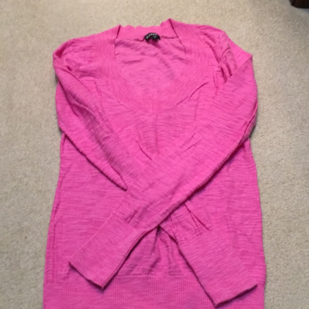 Pink express v neck - Picture 2 of 2